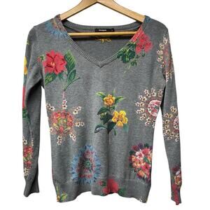Desigual Women's Size Medium Gray Floral V-Neck Knit Sweater Long Sleeve
